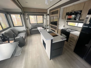 ใหม่ 2026 ฟอเรสต์ ริเวอร์ แคมป์ไซต์ อีลิท 36-R-F - Product Image 5