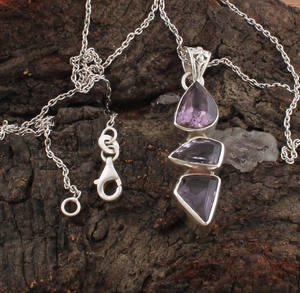 Collier en argent sterling 925 plaqué platine avec améthyste naturelle, serti clos vintage, cristal de quartz brut, pierre précieuse non taillée, pour la guérison - Product Image 1