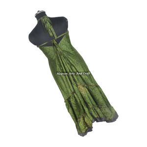 Nouvelle robe de soirée élégante sans manches en soie de style bohème vintage pour femme, inspirée des saris indiens, par un créateur de mode - Product Image 2
