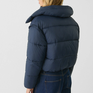 Veste matelassée bleu marine pour femme avec capuche, fermeture éclair sur toute la longueur des manches, longueur courte, manteau d'hiver - Product Image 3