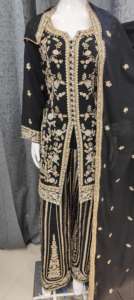 Robe Gharara en Faux Georgette Brodée Exquise avec des Pierres Zarkan et des Broderies à Paillettes, Dupatta Lourd dans un Style Tendance et Très Demandé - Product Image 3