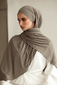 Voile Hijab en Modal Premium en Gros avec Sous-Hijab Assorti, Doux, Respirant, Léger, Couleurs Personnalisées, Motif à Petits Points - Product Image 6
