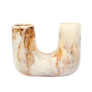 Vase décoratif en résine écologique de forme irrégulière, design moderne pour la décoration intérieure du salon, de la chambre, du bureau, de l'hôtel - Product Image 2