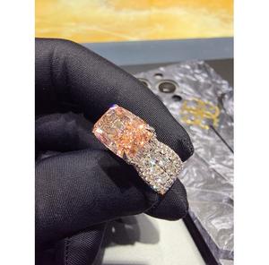 Anillo de Diamantes de Platino Elegante y Estilizado, Joyería Premium para Bodas, Compromisos, Fiestas y Ocasiones Especiales - Product Image 6