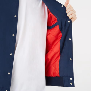 Veste de baseball varsity bleu marine pour homme 2026 avec boutons-pression et col rayé – Style sportif - Product Image 4