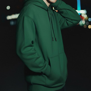 Sweat à capuche personnalisé avec logo imprimé, confortable, tendance streetwear, vêtement haut de gamme pour homme, coupe ample, en molleton de coton. - Product Image 3