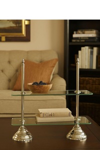 Étagère rectangulaire à double niveau en laiton et verre, style vintage, en métal poli, pour rangement et décoration de salon - Product Image 6