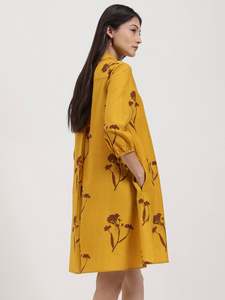 Robe chemise à imprimé floral jaune, manches trois quarts, coupe ample, longueur midi, col rabattu, tenue décontractée pour le printemps - Product Image 2