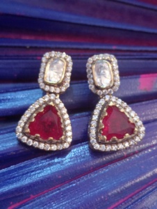 Pendientes Clásicos Geométricos de Plata Chapada en Oro con Doble Zirconia Roja y Cristales de Estrás para Joyería de Boda para Mujer - Product Image 1