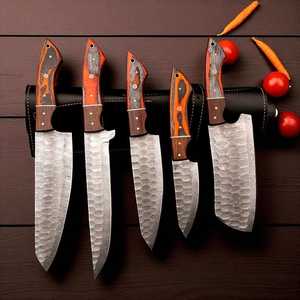 Ensemble de 5 couteaux de chef traditionnels en acier à haute teneur en carbone, ambidextres, avec manche en os et étui en cuir, finition polie haute brillance - Product Image 1