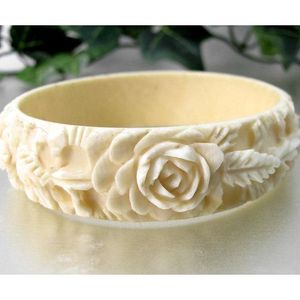 เรซิ่นผิวขัดเงาและกำไลไม้ งานฝีมือประณีตสำหรับเครื่องประดับ - Product Image 1