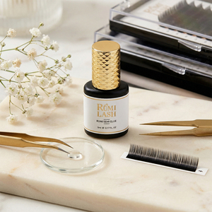 [RUMILASH] Colle pour extensions de cils RUMI Semi avec une longue tenue et une application stable pour une pose professionnelle des cils - Product Image 4