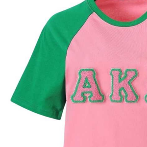 Camiseta personalizada AKA Sorority rosa con escudo de chenilla, cuello redondo, manga raglán, bordado en chenilla, corte ajustado para mujer - Product Image 5