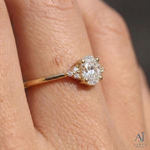 Anillo de compromiso clásico chapado en oro rosa con moissanita de corte ovalado, engaste de púas, brillante, para mujer, ideal para bodas. - Product Image 6