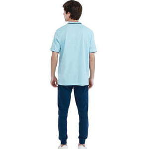 เสื้อโปโลแขนสั้นสีฟ้าอ่อนสำหรับผู้ชาย รุ่นยอดนิยม สีพื้น เรียบง่าย ระบายอากาศได้ดี ผ้าทอ ทรงปกติ - Product Image 3