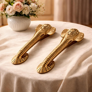 Poignée de porte décorative en métal en forme d'éléphant, longue poignée de porte en métal au design éléphant, quincaillerie de style antique pour portes d'entrée en bois - Product Image 4
