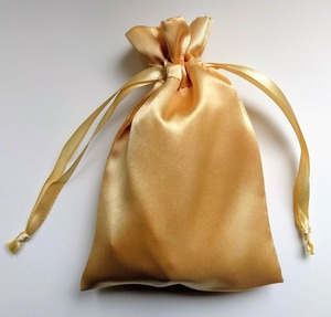 Premium Reusable Stain Zipper Gift Bag with Customized Color & Logo for Wedding Favors Boutique Packaging and Promotional Gifts - Product Image 1