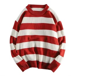 Best Selling High Quality Men's Puffer Sweatshirt Crew Neck Pullover in Solid Style Winter Plain Dyed Technique - Product Image 5