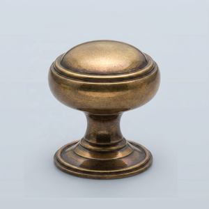 Pomo Redondo de Latón Antiguo para Muebles, Diseño Tradicional Duradero, para Hogar, Oficina, Sala de Estar, Cómoda, Puerta, Armario - Product Image 1