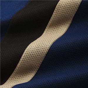 T-shirt décontracté pour homme, conçu pour les voyages, les activités de plein air et le style de vie. - Product Image 3