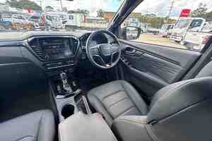 Isuzu D-Max 2024 Nuevo 1.9 TD DL40 Auto 4WD Euro IV (s/s) 4 Puertas Volante a la Izquierda Asientos de Cuero Cámara Trasera Pantalla Táctil - Product Image 4