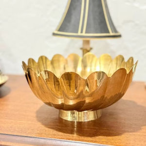 Bol à bougie en métal artisanal pour la décoration de bougies dans les maisons traditionnelles et contemporaines, au design artistique - Product Image 1