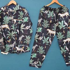 Pijama de Algodón Hecho a Mano en India con Estampado Floral, Lujoso para Primavera, Verano y Otoño, Traje de Dormir Casual y Elegante para la Mañana y la Noche - Product Image 1