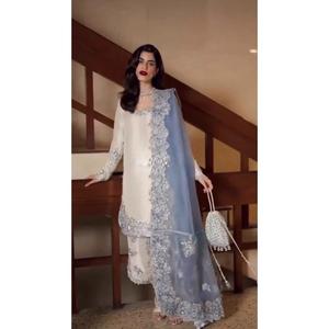 Elegante Conjunto Palazzo de Fiesta con Top de Cristal Romano y Dupatta, Traje con Mangas Bordadas con Lentejuelas de Lujo - Product Image 1