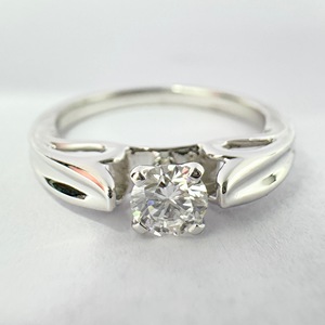 Anillo de Compromiso Solitario con Diamante Cultivado en Laboratorio, Corte Redondo, 0.30 CT, Certificado IGI, Oro Blanco Sólido de 14k, Joyería con Tallo Catedral - Product Image 6