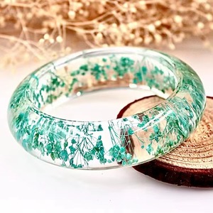 Brazalete de Resina con Flores Prensadas Pintadas a Mano, Joyería Floral Boho, Regalo para Ella - Product Image 1
