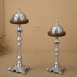 Elegante Juego de Quemadores de Incienso de Metal Plateado con Soportes de Pedestal Ornamentados, Cúpulas Perforadas y Detalles de Madera, Decoración Moderna para Mesa - Product Image 1