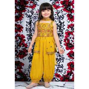 DERNIÈRE BRODERIE EN CRÊPE TRAVAIL ENFANT HAUT BAS AVEC DUPATTA JAUNE - Product Image 1