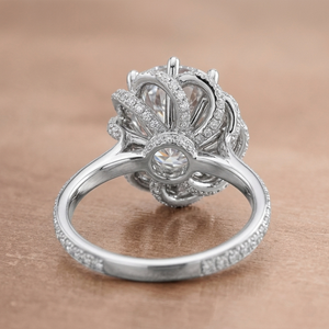แหวนหมั้นเพชรแท้ทรงกลมคลาสสิก 1.00 กะรัต ทองคำขาว 18K รับรองโดย GIA ประดับเพชรรอบแบบ Halo รูปทรงดอกกุหลาบ - Product Image 3