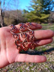 Pulsera de Cobre Hecha a Mano con Diseño de Ondas, Elegante Joyería Art Nouveau, Pulsera Pequeña para Mujer, Brazalete de Cobre Puro - Product Image 3