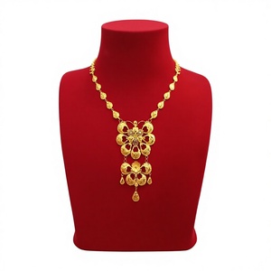Exquisito Collar con Colgante de Mariposa Floral en Oro Sólido de 22K, Joyería Fina India Hecha a Mano, Elegante Cadena para Novia o Boda - Product Image 2
