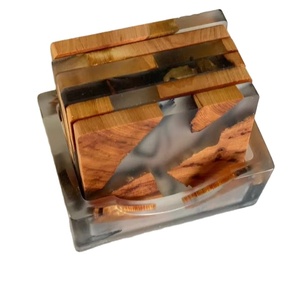 Ensemble de sous-verres en résine époxy de qualité RUSTIC avec effet océan Dessous de verre décoratifs carrés ronds en résine époxy par Craftsy Home - Product Image 1