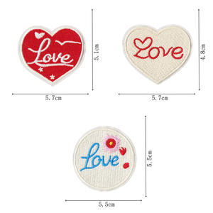Parche Bordado Termoadhesivo con Forma de Corazón Romántico para Chaquetas y Bolsos - Product Image 2
