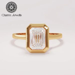 Bague de fiançailles classique pour femme Charm_Jewells plaquée or 18 carats avec moissanite taille coussin sertie à griffes, certifiée IGI, 3g - Product Image 4