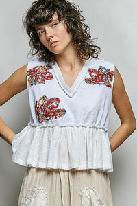 Haut sans manches à volants avec patch floral POL et détails à bords bruts - Product Image 6