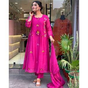 Ensemble de costume haut-bas et dupatta brodé pour femmes, pour les fêtes, tenue de soirée élégante - Product Image 4