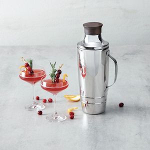 Shaker à cocktails en acier inoxydable de qualité supérieure avec une construction durable, parfait pour la préparation de cocktails dans les bars professionnels - Product Image 5