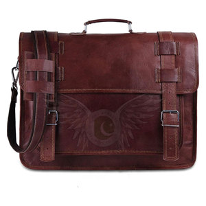 Sac pour ordinateur portable en cuir véritable Central avec un design fonctionnel, durable, style décontracté, à porter à l'épaule pour le travail et le bureau - Product Image 2
