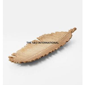 Cadeaux promotionnels personnalisés pour la maison, plateau de service décoratif doré au design créatif en forme de feuille, fournitures en vrac - Product Image 1