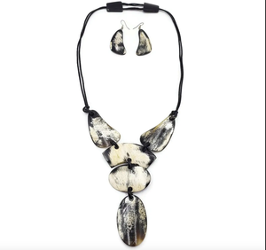 Auténtico Collar Étnico de Cuerno de Búfalo Tallado a Mano, Colección de Joyería Tribal de Cuerno Natural para Hombres y Mujeres - Product Image 4