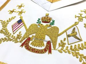 Ensemble de Regalia du Rite écossais du 33e Degré - AILES PLUMÉES Drapeaux de tous les pays BRODERIE À LA MAIN DE QUALITÉ SUPÉRIEURE - Product Image 2