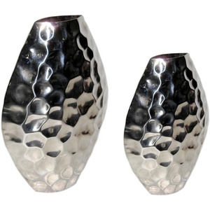 Producto estándar superior Maceta de metal Florero Diseño único Nuevo diseño 2025 Decoración del hogar Artesanía india de alta calidad - Product Image 4