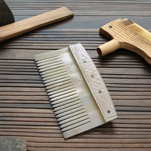 Peine Redondo Pulido de Hueso para Peinar el Cabello, Diseño de Logotipo Personalizado, Peine Ecológico y Elegante de Hueso de Búfalo y Camello - Product Image 2