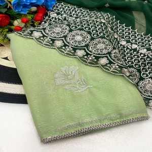 Sari en mousseline de soie haut de gamme VASTRA COTTAGE avec bordure brodée de sequins, élégant, style Bollywood, pour soirée - Product Image 3