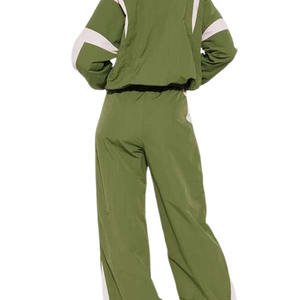 Conjunto deportivo de dos piezas para mujer, estilo streetwear personalizado, cortavientos, largo completo, ligero, oversize, de nailon liso. - Product Image 6