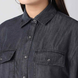 Camisa vaquera informal de moda para mujer, corte regular, diseño de doble botonadura, personaliza tu estilo, prenda exterior de mezclilla. - Product Image 4